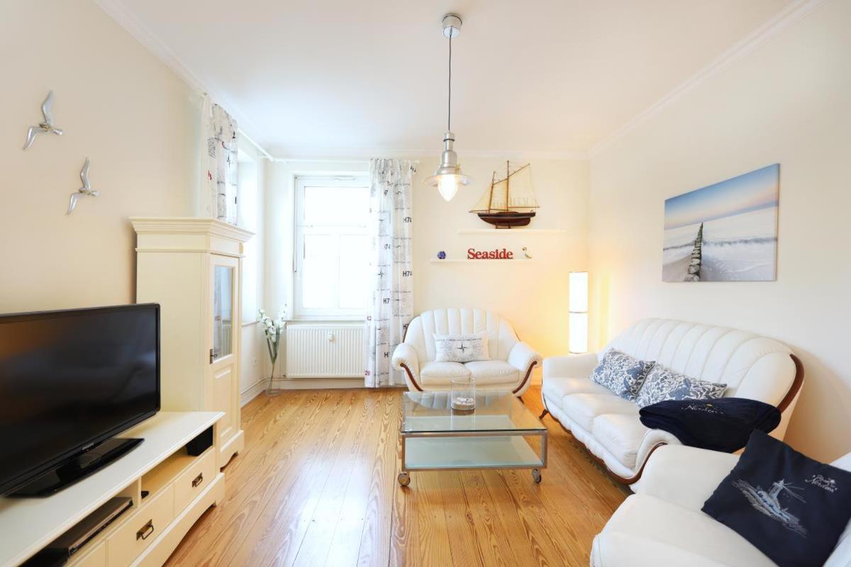 Villa Warnemuende Ferienwohnungen Rostock Esterno foto