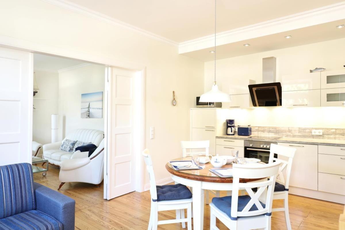 Villa Warnemuende Ferienwohnungen Rostock Esterno foto